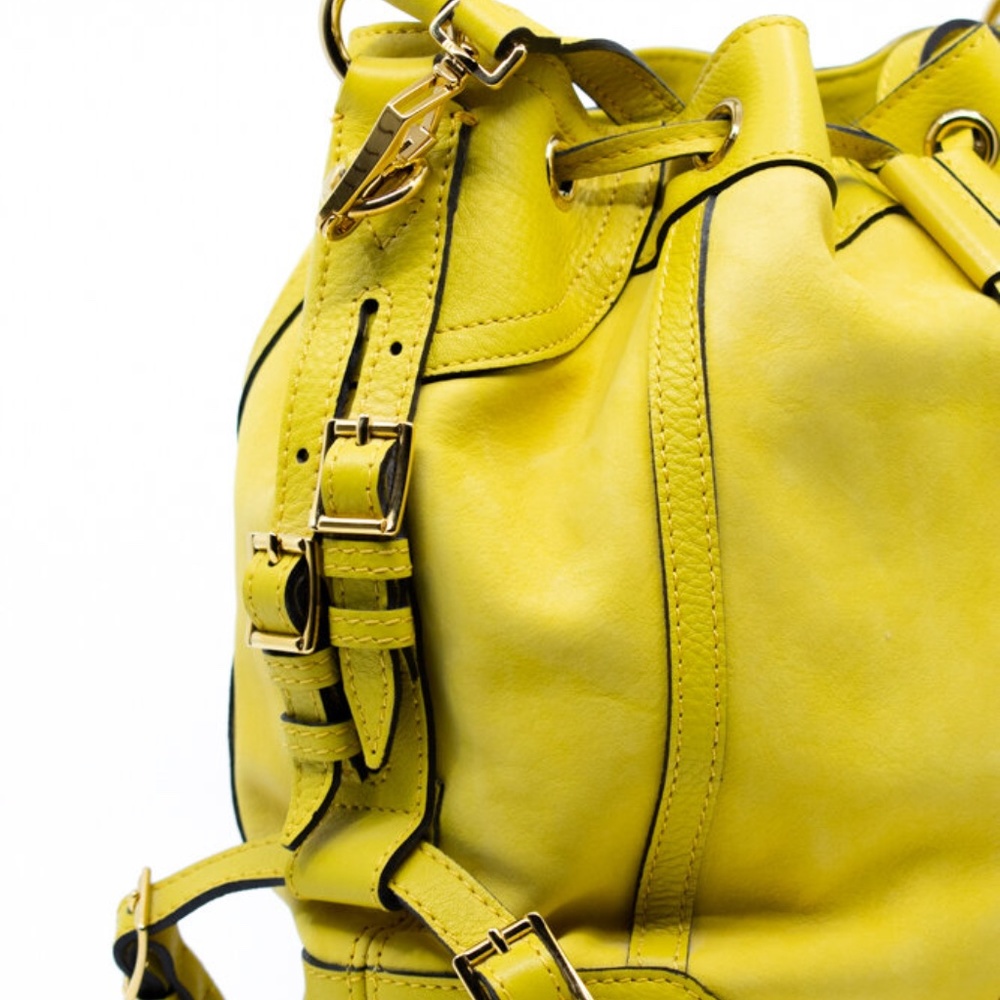 ✨SOLD✨ Burberry Neon Bucket Bag - Picture 2 of 9